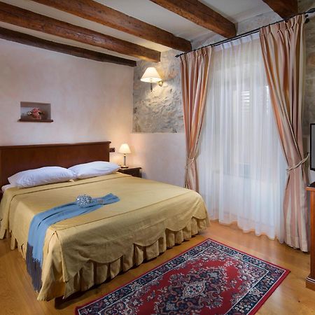 Heritage Hotel San Rocco Brtonigla Buitenkant foto