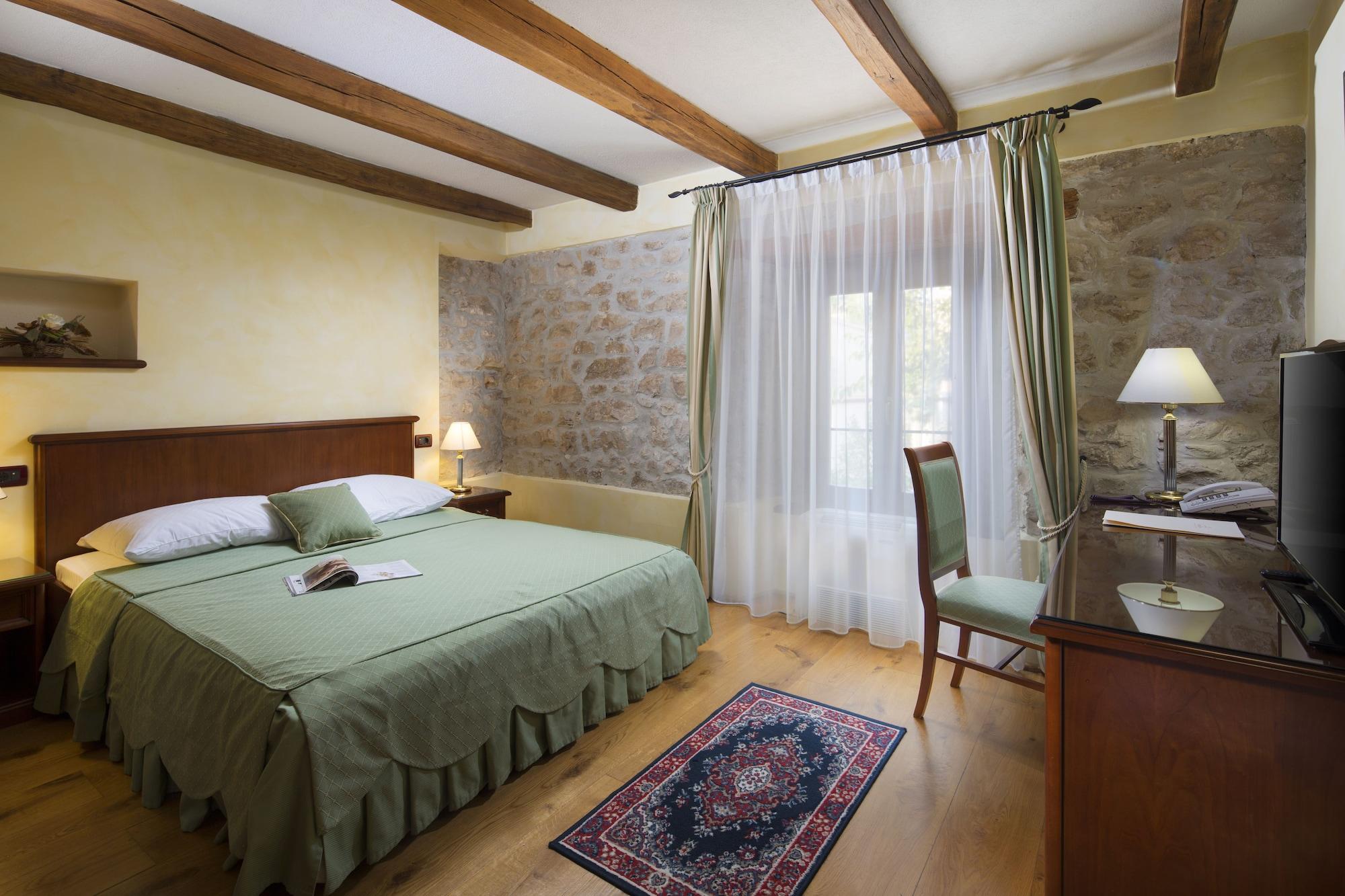 Heritage Hotel San Rocco Brtonigla Buitenkant foto